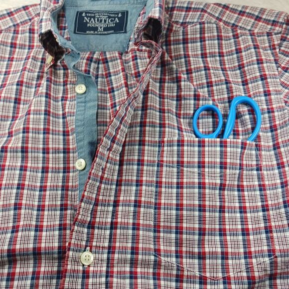 Nautica Casual Button Down Men's Medium. Red/White/ Blue Striped. 100% Cotton... - Picture 7 of 10
